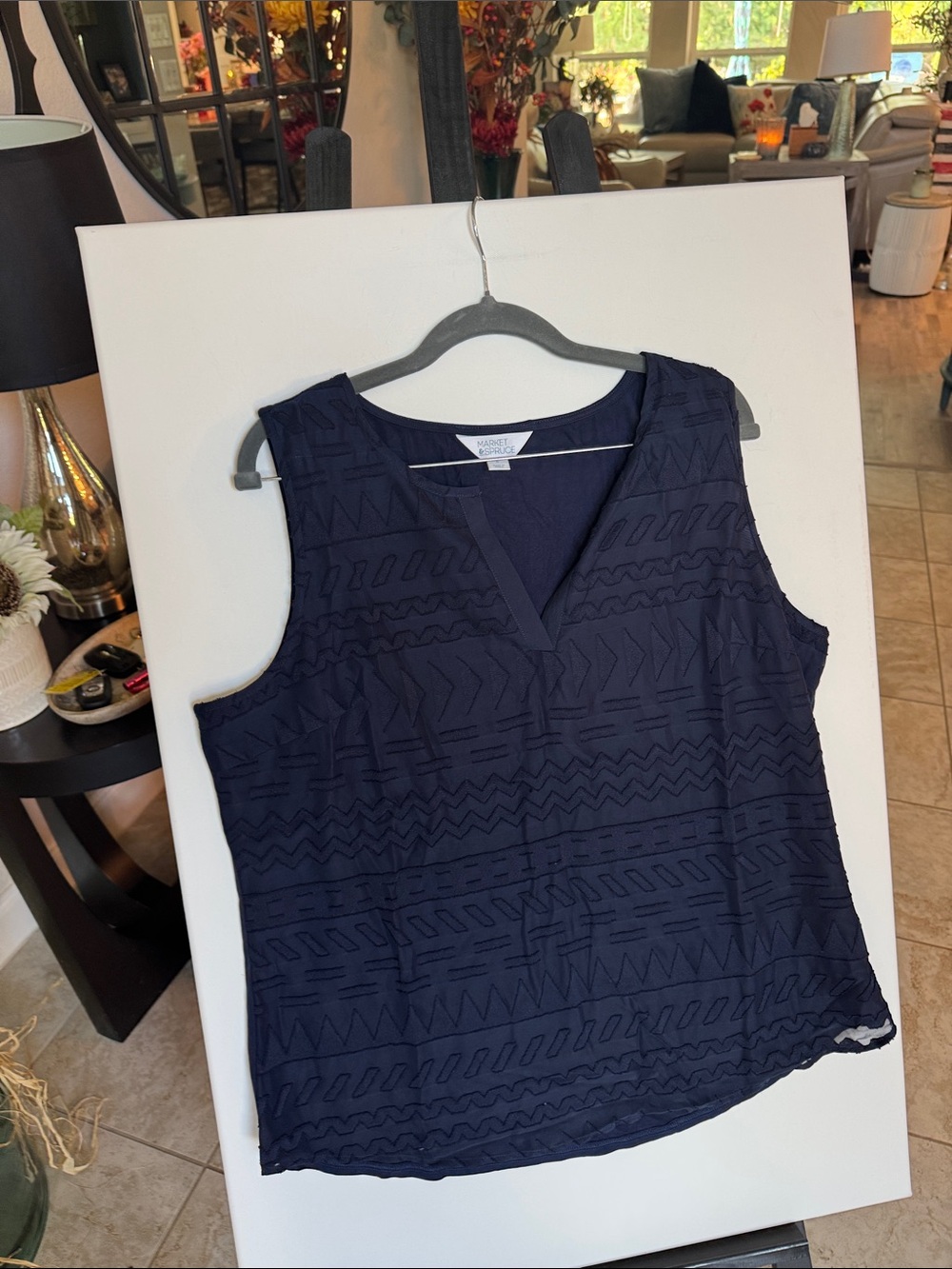 Market & Spruce Navy Sleeveless Textured V-Neck Tank